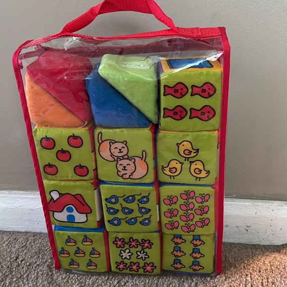 Melissa & Doug Kids Match and Build Soft Blocks Set - Picture 3 of 11